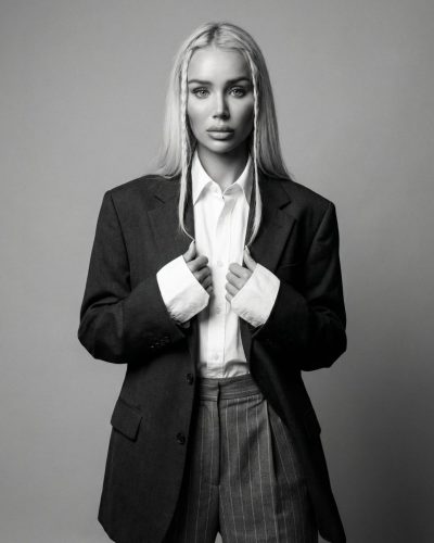 Julia Cavanagh stuns in blazer at Instagram post 2026