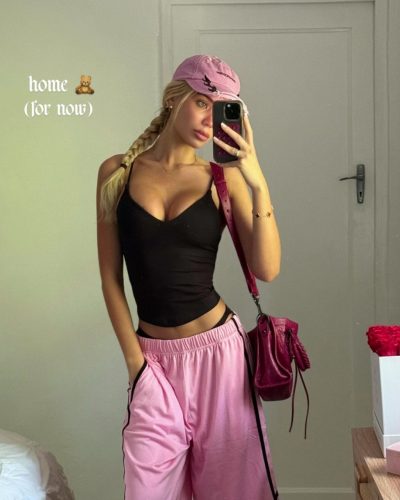 Julia Cavanagh stuns in stylish look at Instagram post 2026