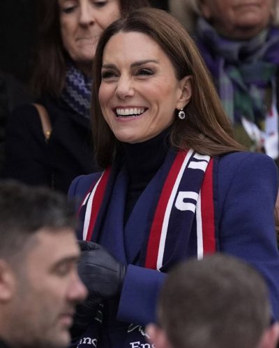 Kate Middleton looks stunning in stylish look