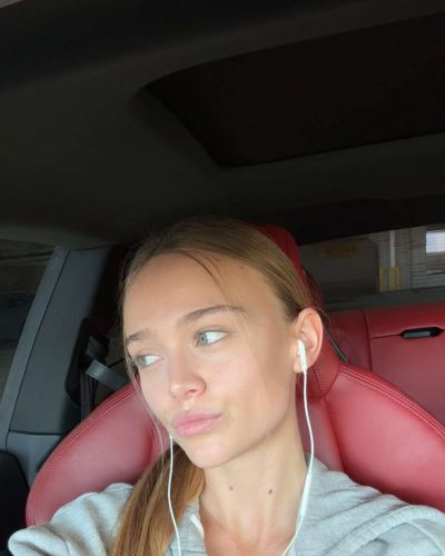 Kyla Dodds looks stunning in stylish look