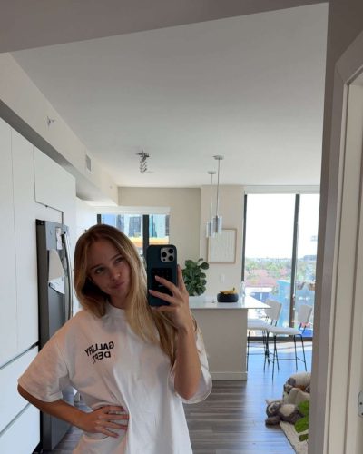 Kyla Dodds turns heads in stylish look