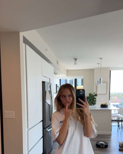 Kyla Dodds showcases stylish look