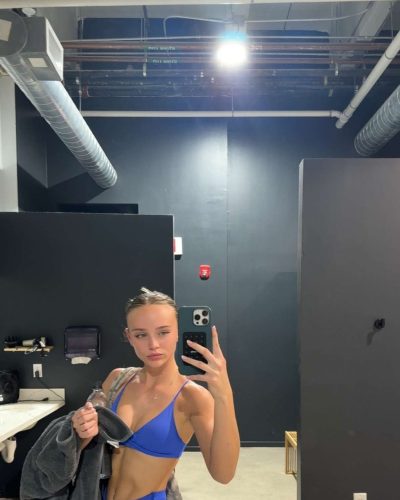 Kyla Dodds showcases stylish look