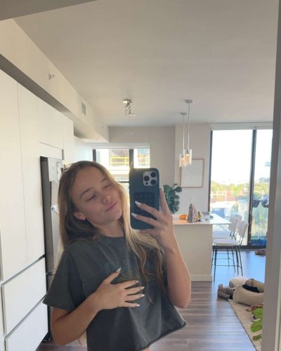 Kyla Dodds turns heads in stylish look