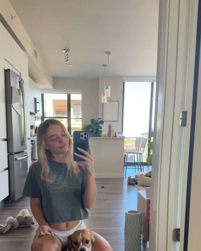 Kyla Dodds showcases stylish look