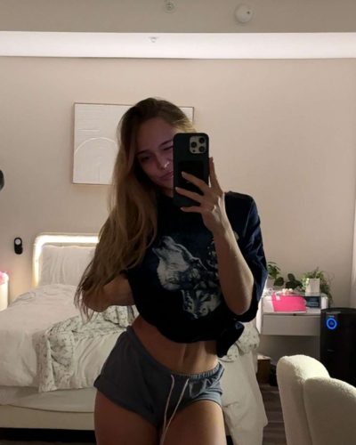 Kyla Dodds turns heads in stylish look