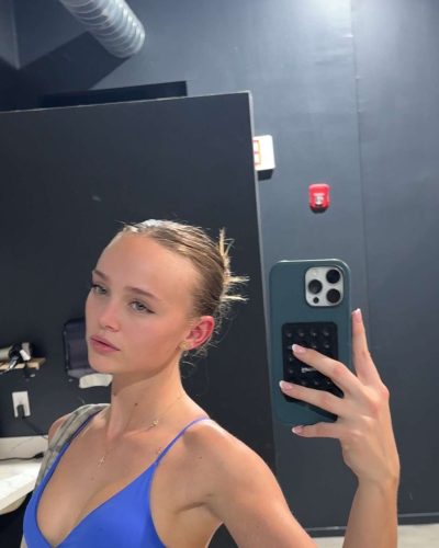 Kyla Dodds stuns in stylish look at Instagram post 2026