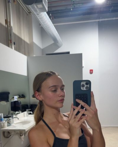 Kyla Dodds stuns in jacket at Instagram post 2026