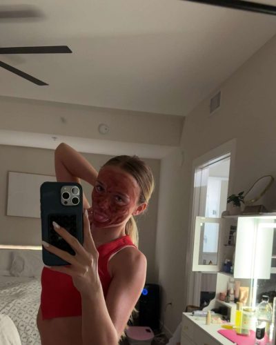 Kyla Dodds looks stunning in stylish look