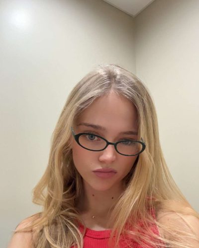 Kyla Dodds turns heads in stylish look