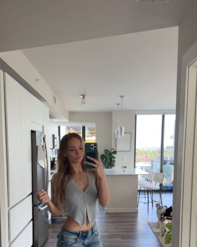 Kyla Dodds stuns in stylish look at Instagram post 2026