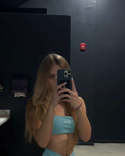 Kyla Dodds turns heads in stylish look