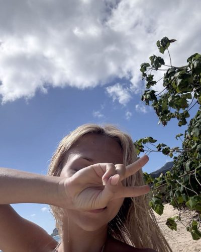 Leila Faler looks stunning in stylish look