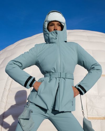 Liza Makhu looks stunning in stylish look