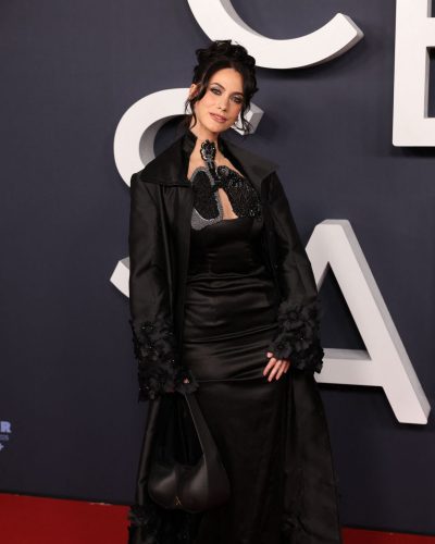 Maghla At looks stunning in stylish look