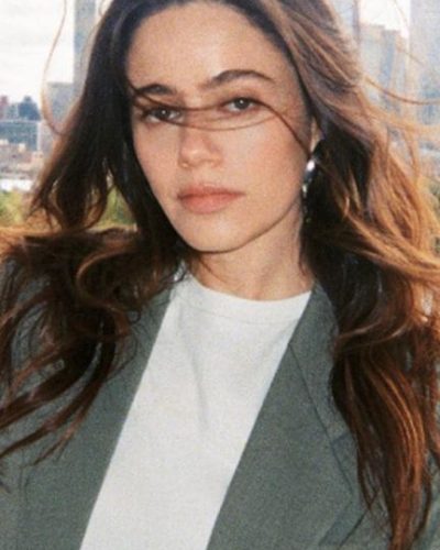 Molly Gordon looks stunning in stylish look