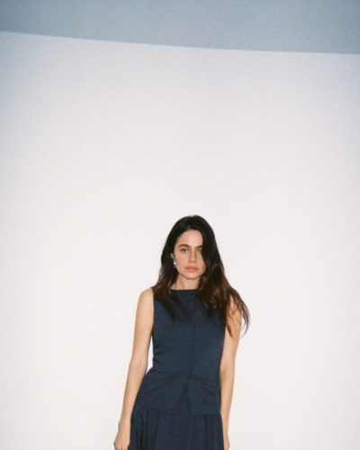 Molly Gordon turns heads in stylish look