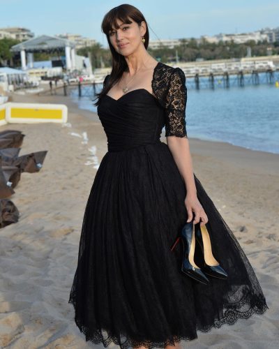 Monica Bellucci turns heads in stylish look