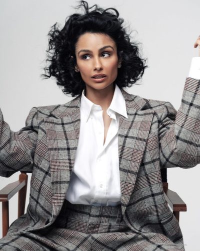 Nazanin Mandi turns heads in stylish look