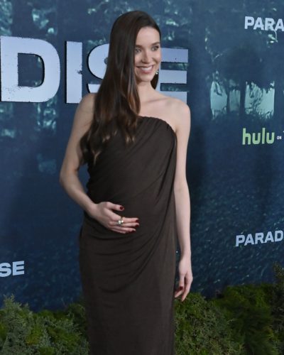 Nicole Brydon turns heads in stylish look