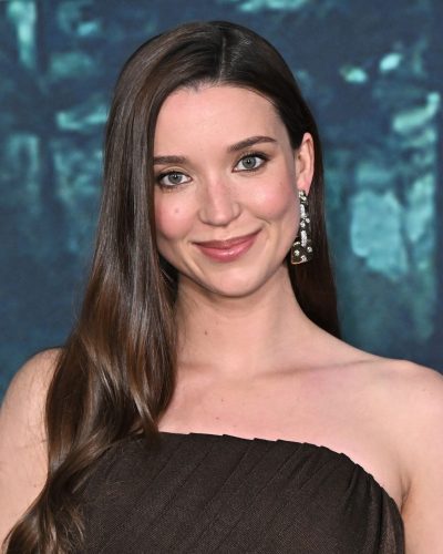 Nicole Brydon looks stunning in stylish look