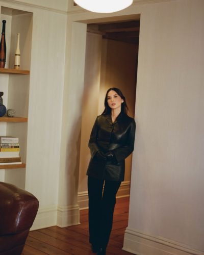 Olivia Munn looks stunning in stylish look