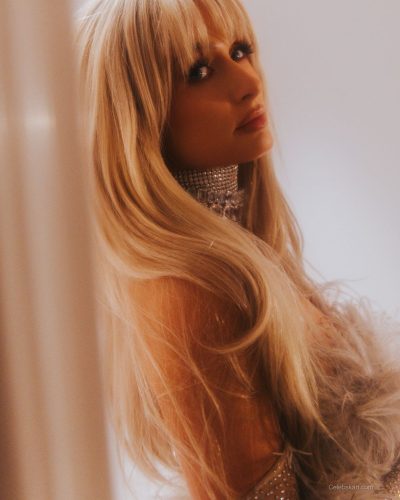 Paris Hilton looks stunning in stylish look