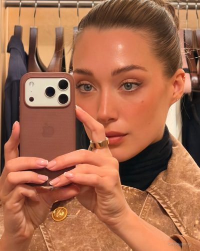 Penny Lane turns heads in stylish look