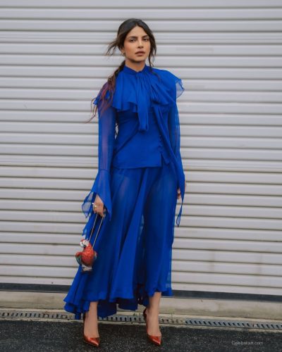 Priyanka Chopra turns heads in stylish look