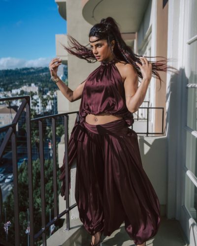 Priyanka Chopra showcases stylish look