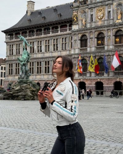 Rachel Pizzolato turns heads in stylish look