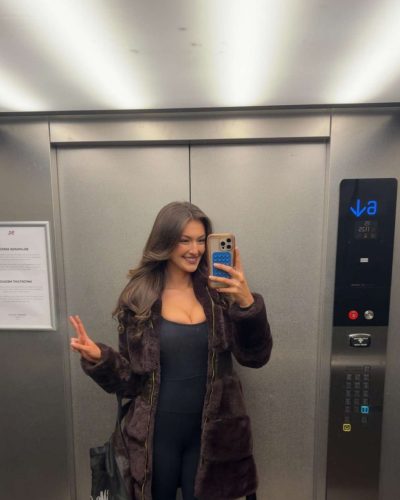 Rachel Pizzolato turns heads in stylish look