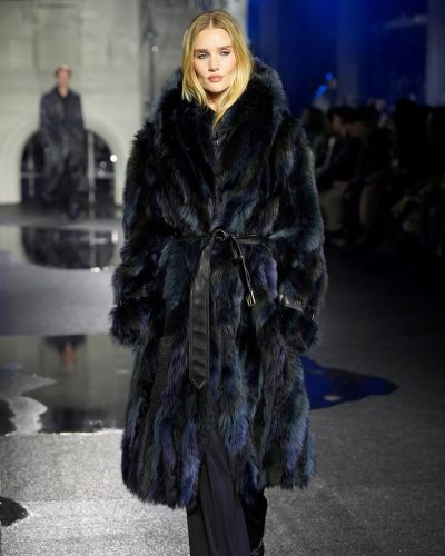 Rosie Huntington-Whiteley stuns in stylish look at appearance 2026