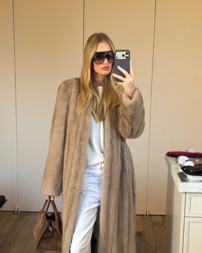 Rosie Huntington-Whiteley showcases stylish look