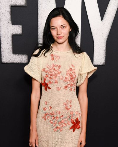 Rylee Stumpf stuns in stylish look at premiere 2025