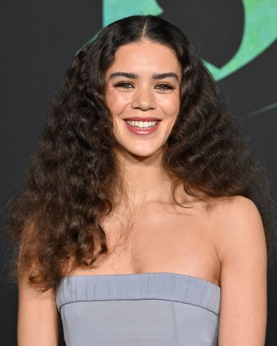 Safia Oakley stuns in stylish look at premiere 2026