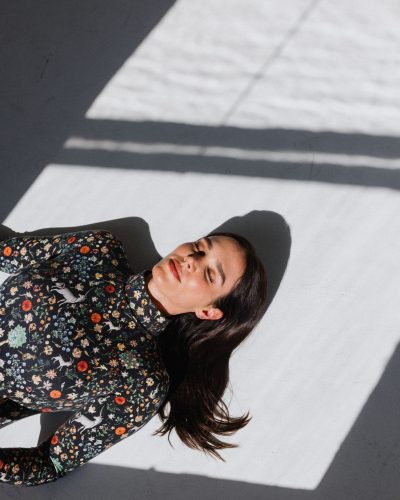 Samantha Smart stuns in stylish look at appearance 2026