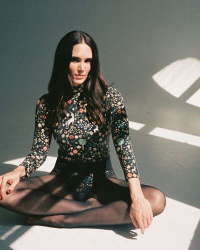 Samantha Smart showcases stylish look