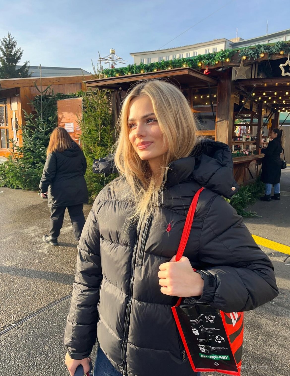 Sara Crumbleleg Instagram Photos, February 2026 6