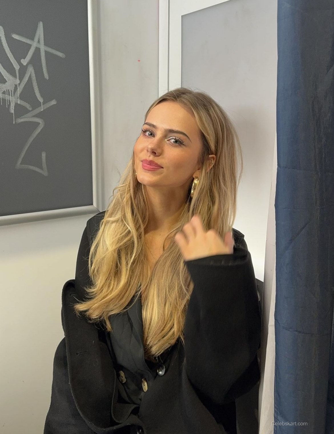 Sara Crumbleleg Instagram Photos February 2026 1