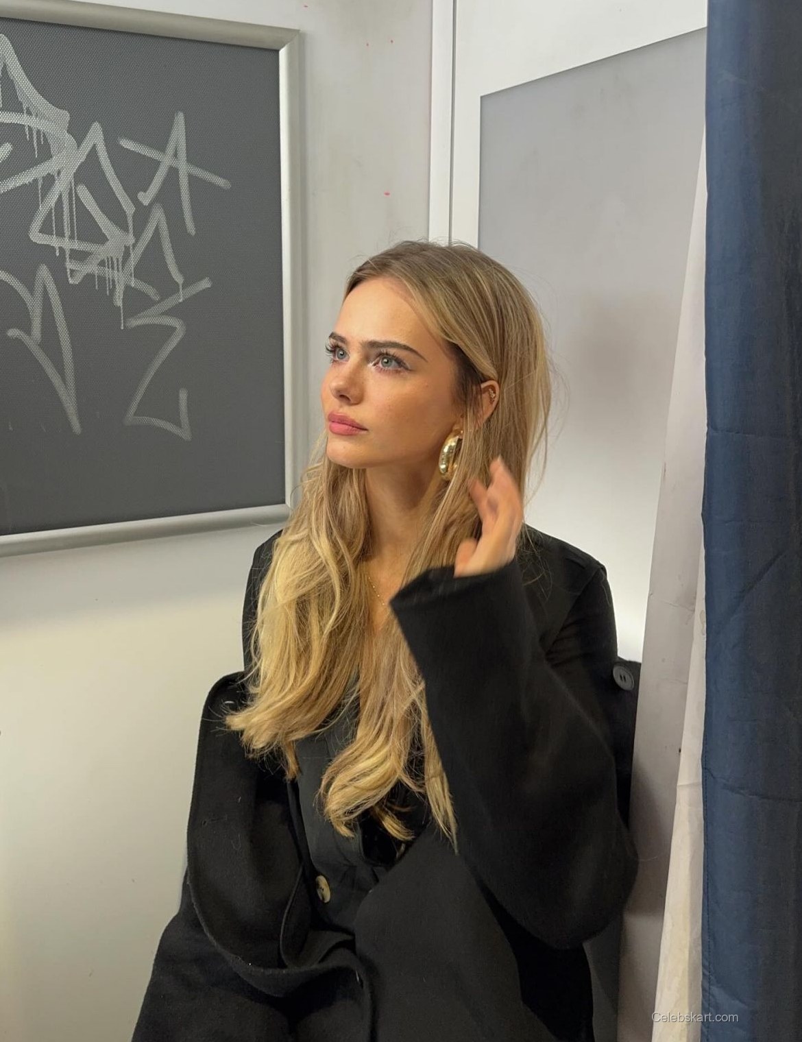 Sara Crumbleleg Instagram Photos February 2026 4