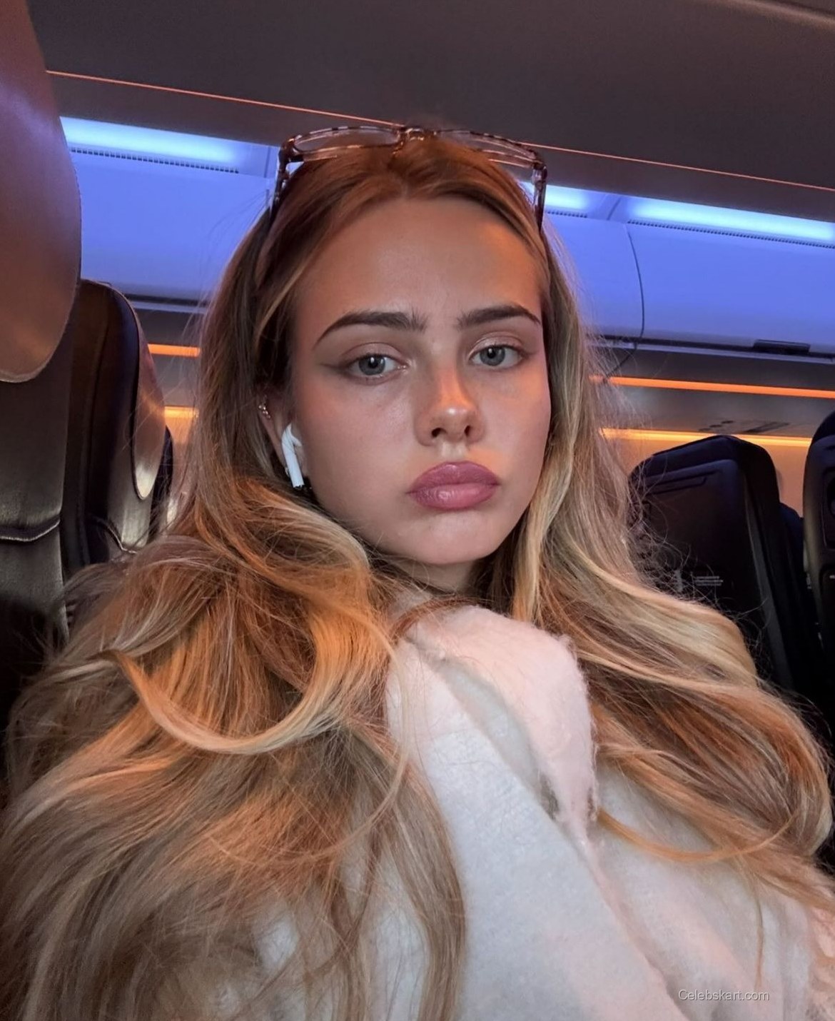 Sara Crumbleleg Instagram Photos February 2026 10