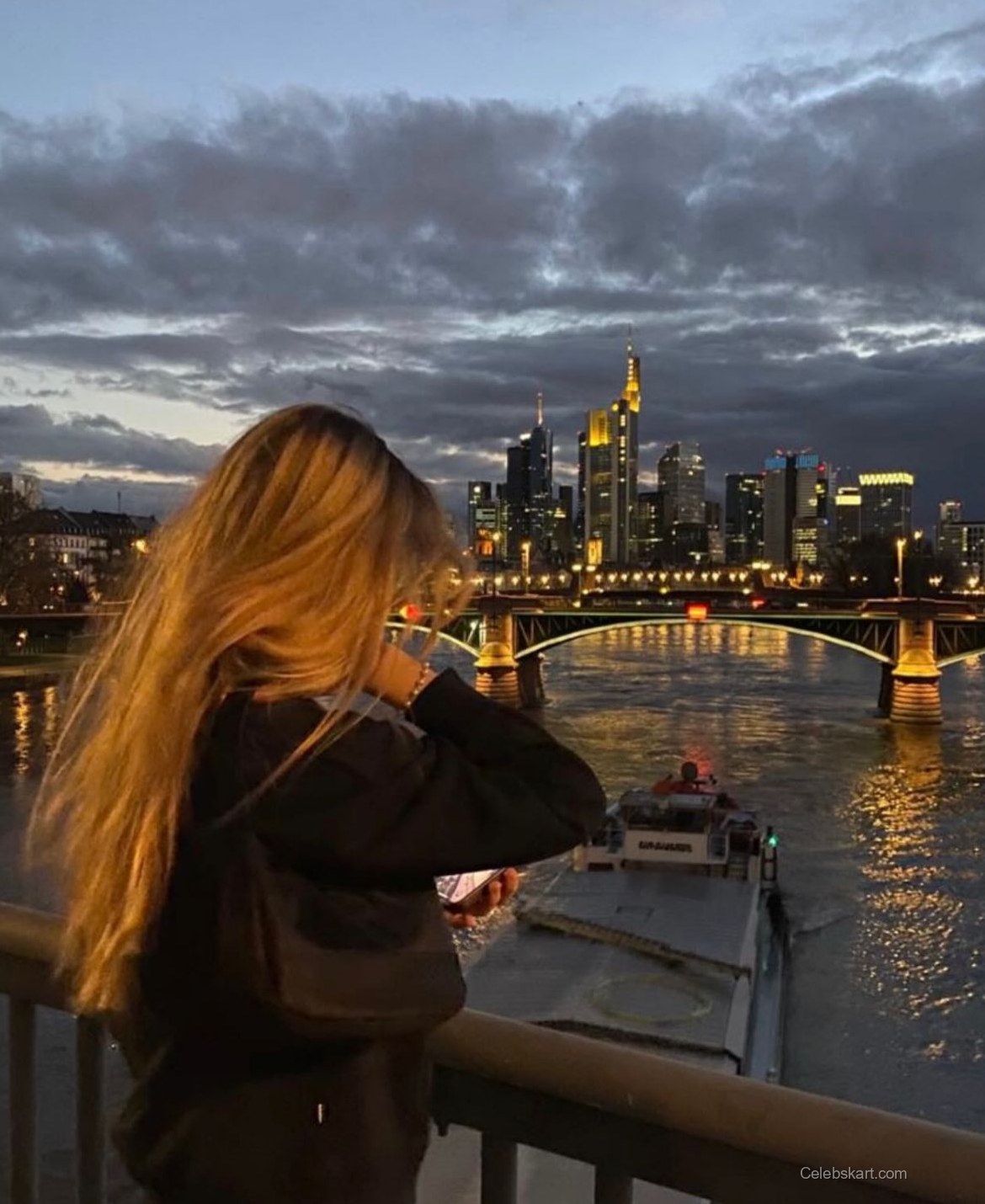 Sara Crumbleleg Instagram Photos February 2026 9