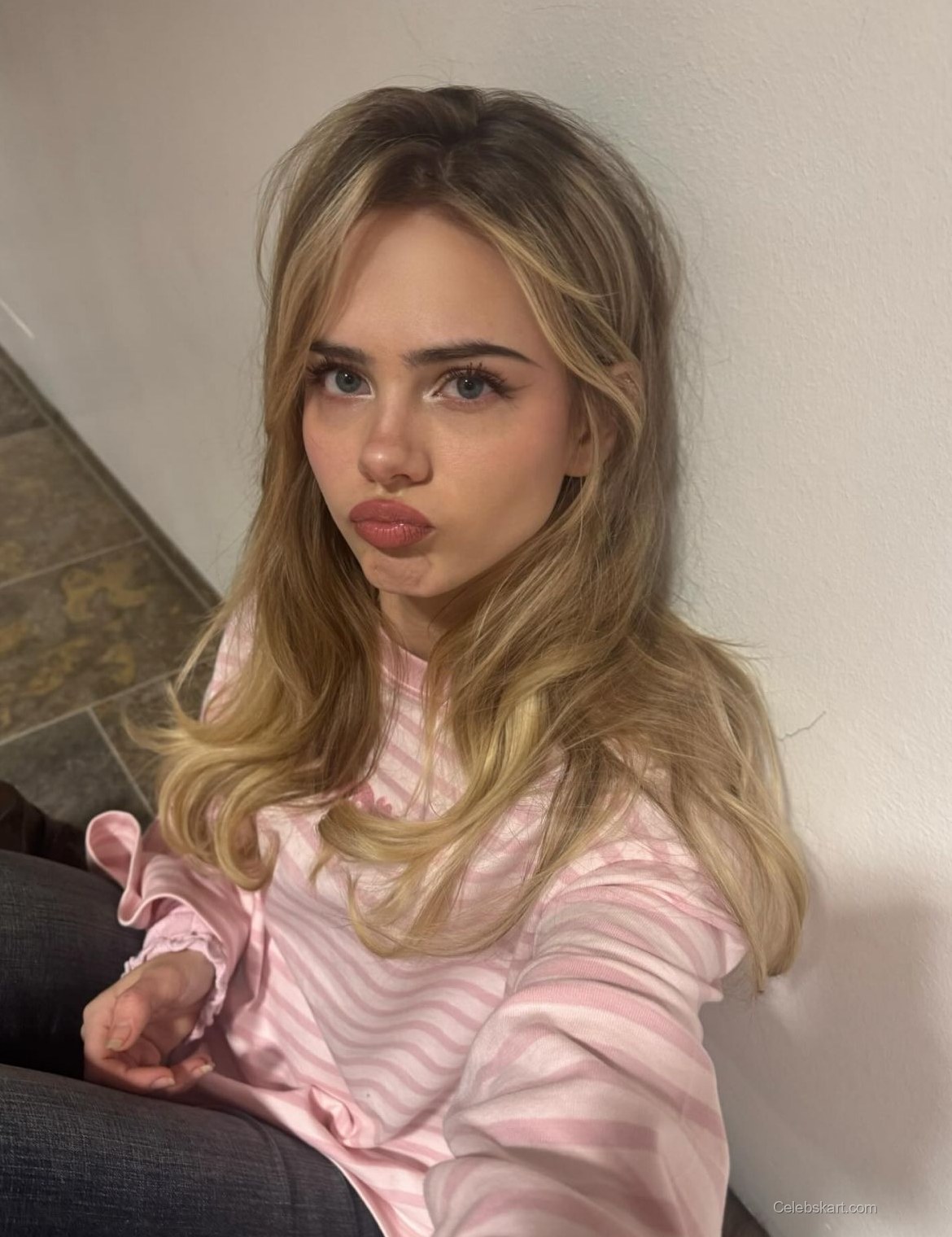 Sara Crumbleleg Instagram Photos February 2026 4