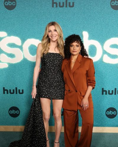 Sarah Chalke turns heads in stylish look