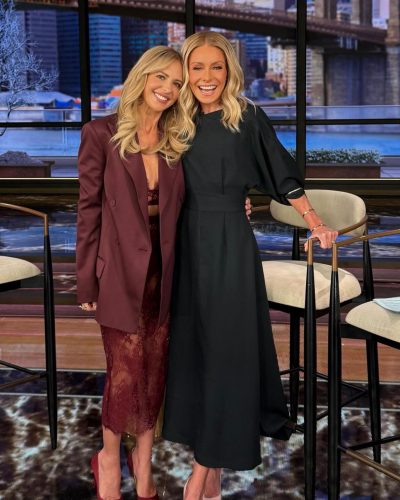 Sarah Michelle spotted in stylish look during Instagram post