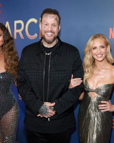 Sarah Michelle stuns in stylish look at appearance