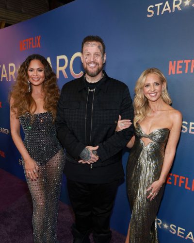 Sarah Michelle turns heads in stylish look