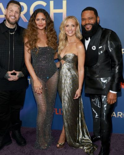 Sarah Michelle looks stunning in stylish look