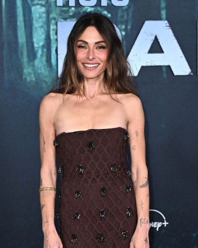 Sarah Shahi looks stunning in stylish look